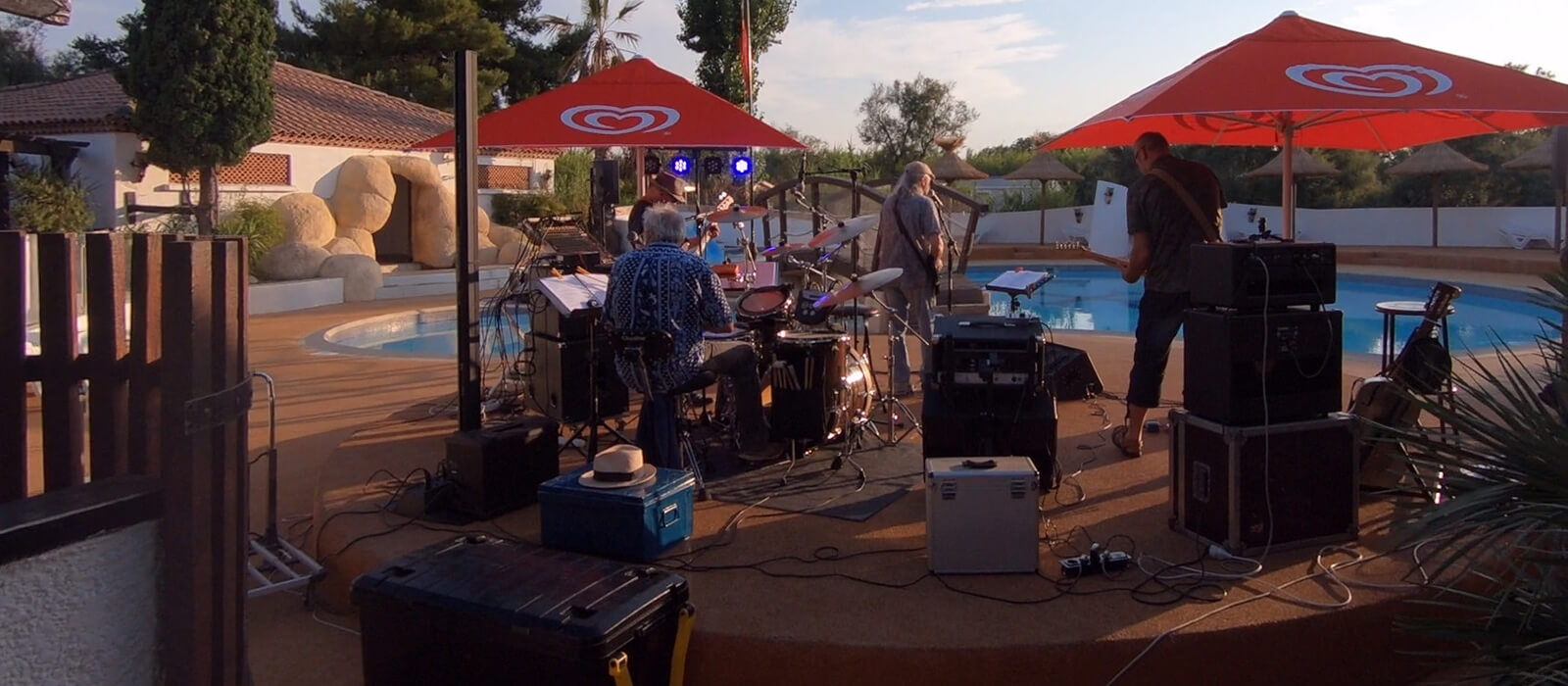 Parties organized at the Camarguais campsite