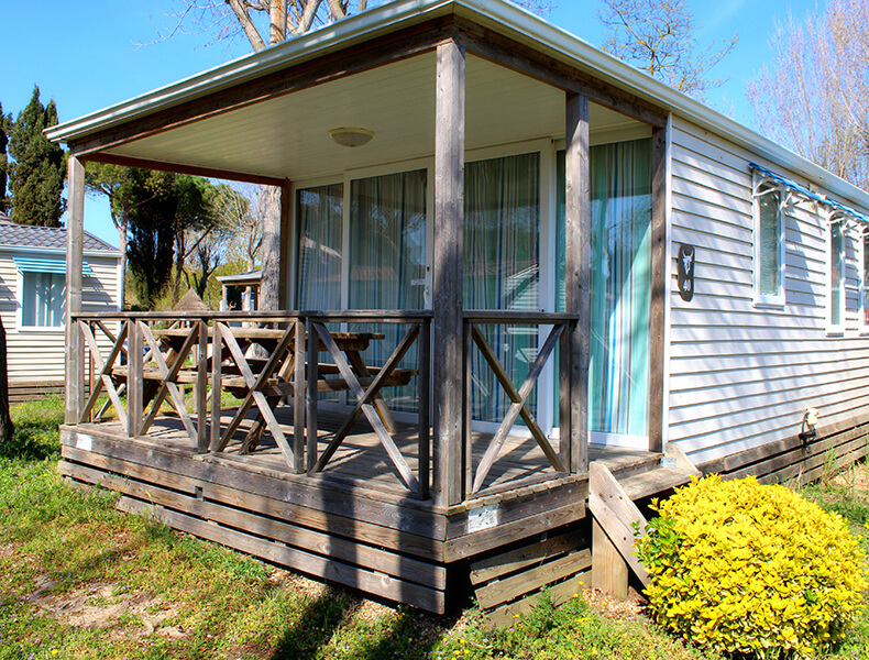 Mobil-home cerca de Montpellier, camping Le Camarguais en la region Occitania : modelo Abrivado 4/6 personas