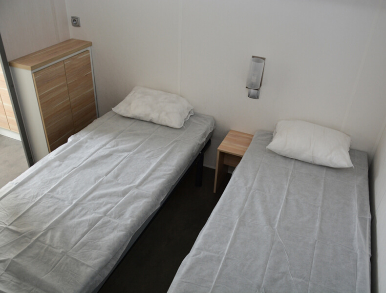 Habitacion con cama individual Mobil-home Bandido con aire acondicionado 4/6 personas