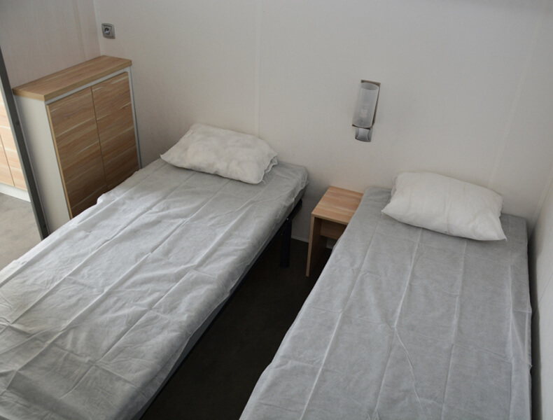 Kamer met eenpersoonsbedden Airconditioned stacaravan Bandido 4/6 personen